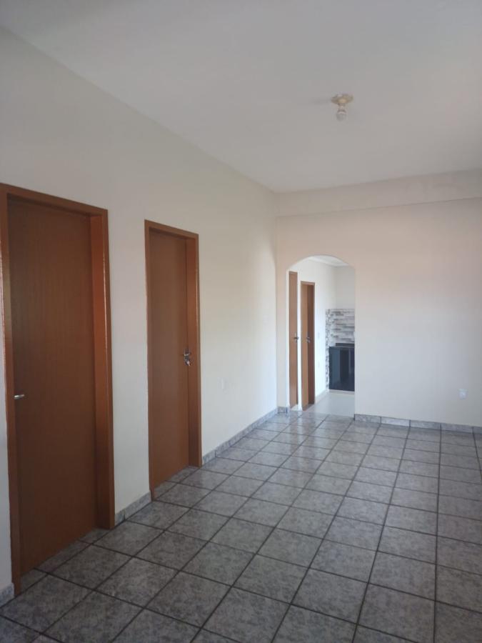 Apartamento para alugar com 3 quartos, 80m² - Foto 3