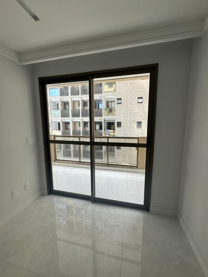 Apartamento à venda com 2 quartos, 80m² - Foto 3