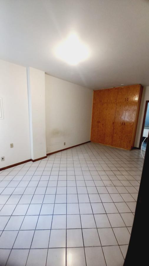 Apartamento à venda com 3 quartos, 156m² - Foto 15